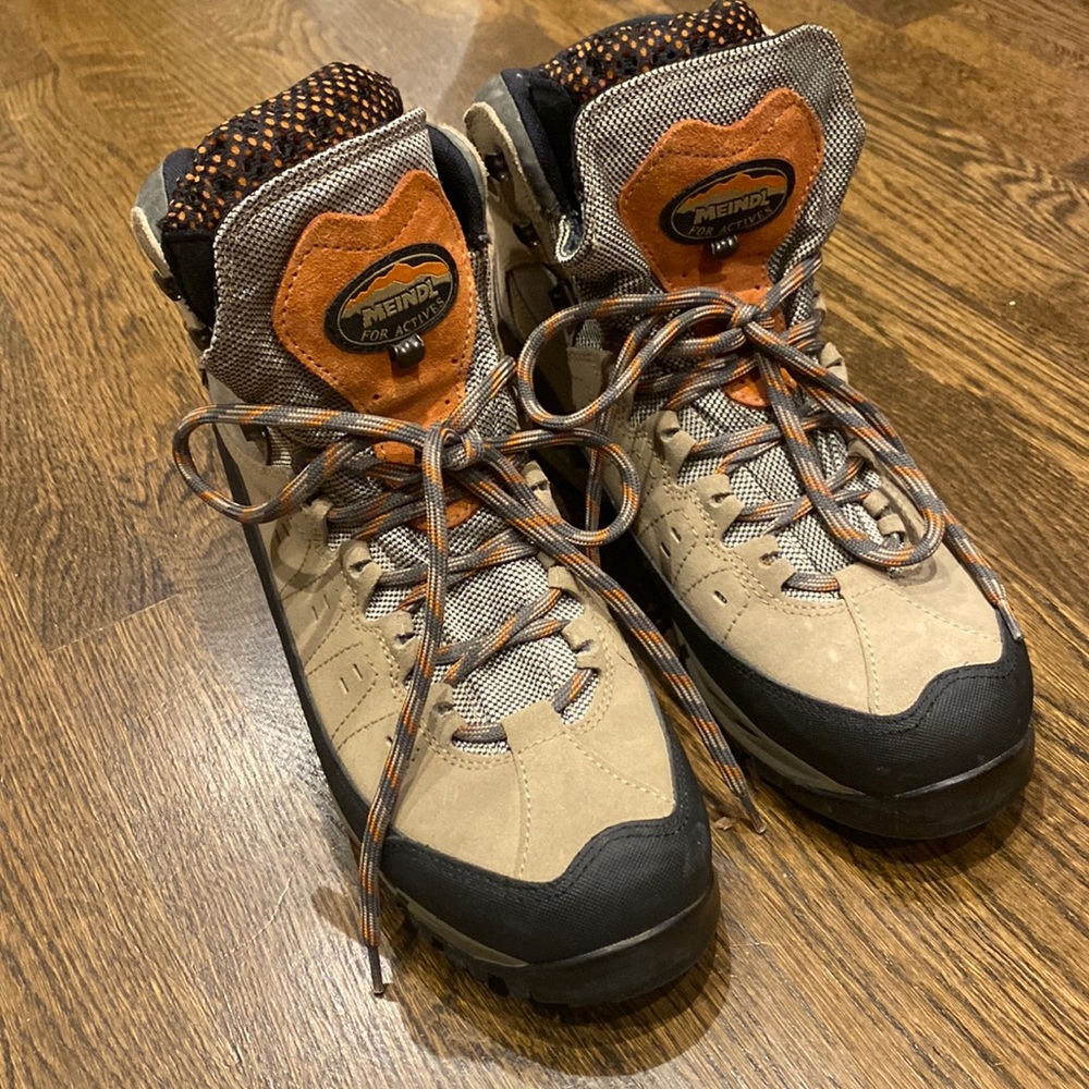 Meindl Air Active hiking boots.  Men US size 11